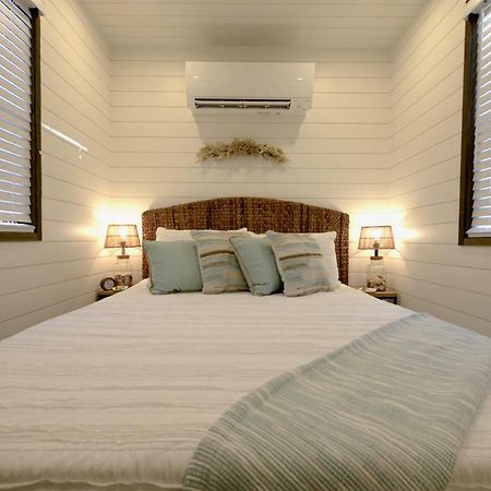 The Shoreline Container Home 12 Min To Magnolia Silos And Baylor Waco Exterior photo