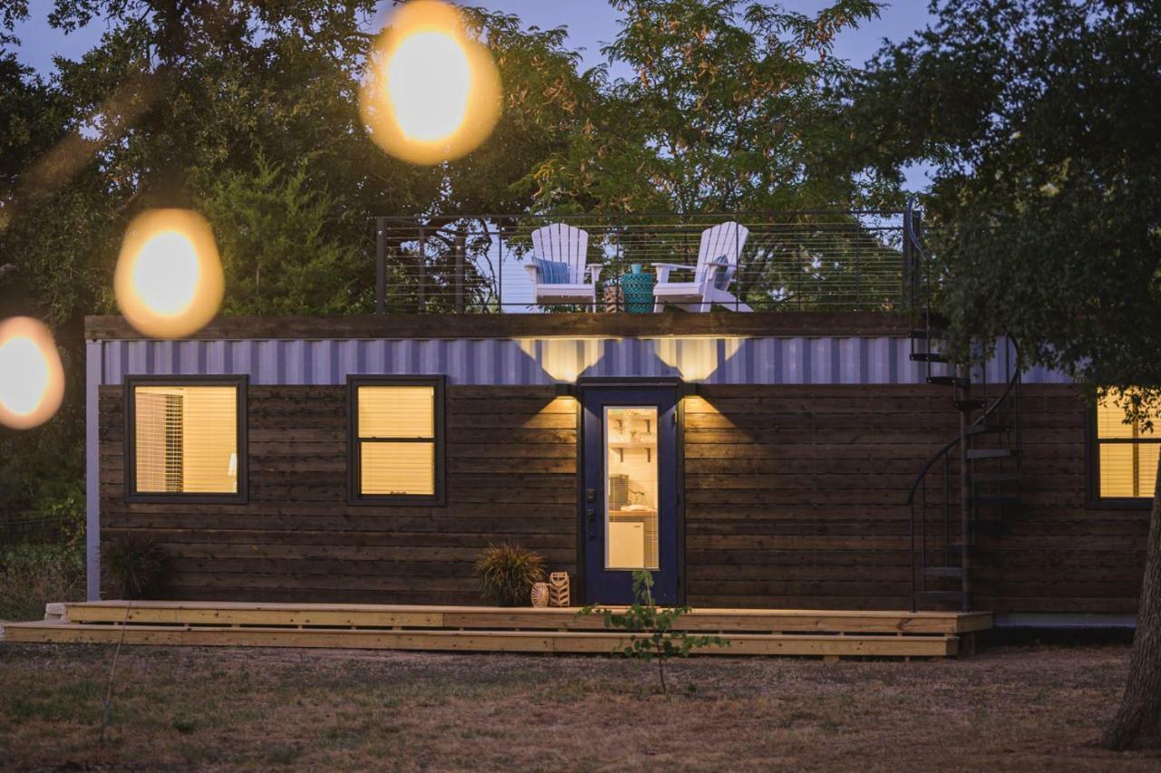 The Shoreline Container Home 12 Min To Magnolia Silos And Baylor Waco Exterior photo